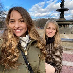 Meet your Posher, Caitlin nicole